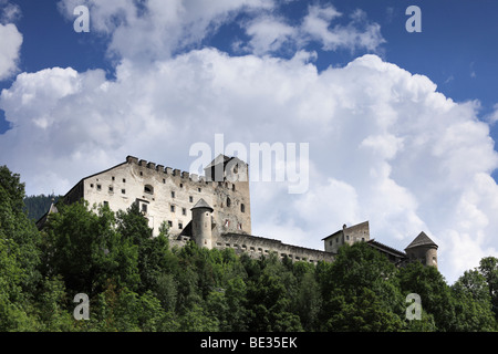 Il castello di Heinfels, Val Pusteria, Tirolo orientale, Tirolo, Austria, Europa Foto Stock