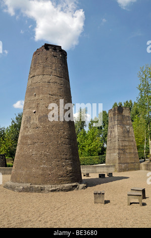 Moeller bunker, ora un rock climbing facility, Landschaftspark Duisburg-Nord landscape park, un ex Thyssen altoforno plan Foto Stock