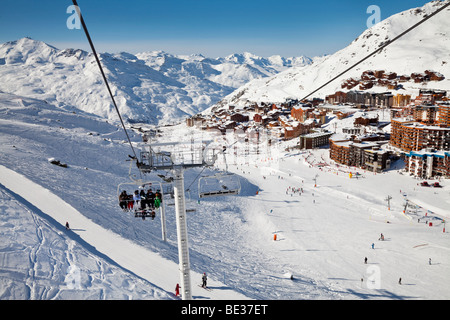 Val Thorens ski resort (2300m) nelle tre valli, Les Trois Vallees, Savoie, sulle Alpi francesi, Francia Foto Stock