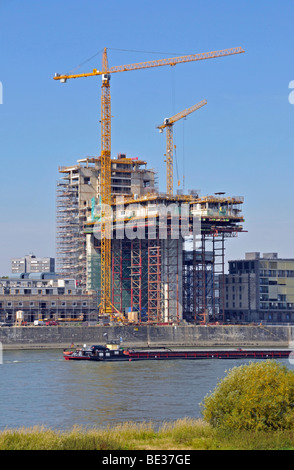 Sito in costruzione, Kranhaus Nord la costruzione presso il porto Rheinauhafen, Colonia, nella Renania settentrionale-Vestfalia, Germania, Europa Foto Stock