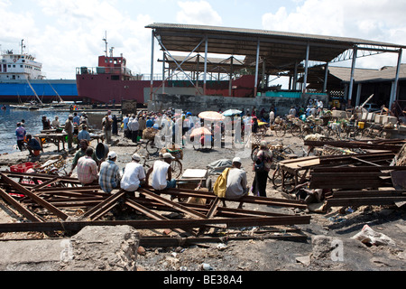 Pubblica il mercato del pesce a Stonetown, Stone Town Zanzibar, Tanzania Africa Foto Stock