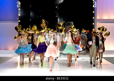 A piedi la pista a Copenhagen International Fashion Fair, Copenaghen, Danimarca, Europa Foto Stock