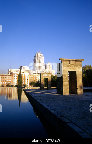 Antico tempio Egizio, il Templo de Debod, nel parco, Parque de la montana, il Parque del Oeste, Argueelles, Madrid, Spagna, Europa Foto Stock