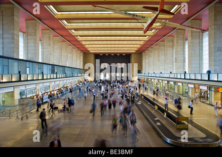 Edificio del Terminal dell'ex aeroporto Berlino-tempelhof, Berlino, Germania Foto Stock