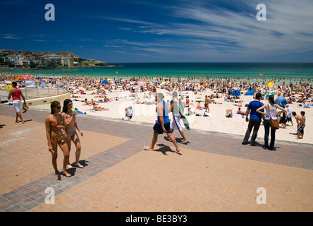 Folle estive a Bondi Beach. Sydney, Nuovo Galles del Sud, Australia Foto Stock