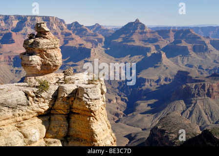 Vista dal bordo sud in direzione di Vishnu Temple e North Rim, il Parco Nazionale del Grand Canyon, Arizona, Stati Uniti d'America Foto Stock