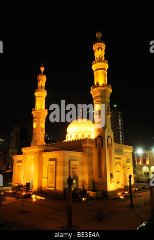 La moschea di Al Qasba Canal, emirato Sharjah Emirati Arabi Uniti, in Arabia, in Medio Oriente e Asia Orientale Foto Stock