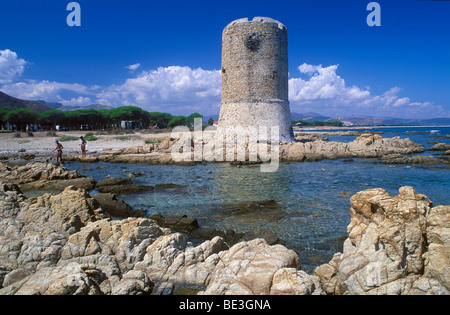 Torre Saracena sulla spiaggia di La Caletta, Sardegna, Italia, Europa Foto Stock