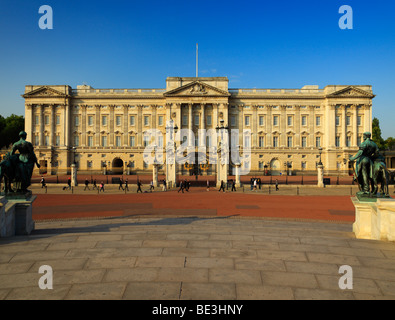 Buckingham Palace di Londra, Inghilterra, Regno Unito. Foto Stock