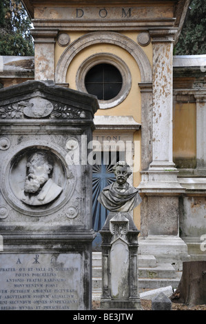 Lapidi, cimitero di campo di Verano, centro storico, Roma, Italia, Europa Foto Stock