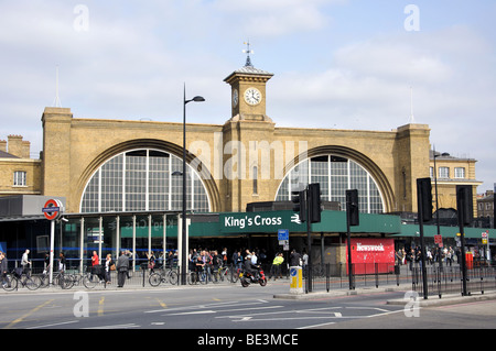 Stazione ferroviaria di Kings Cross, Euston Road, Greater London, Inghilterra, Regno Unito Foto Stock