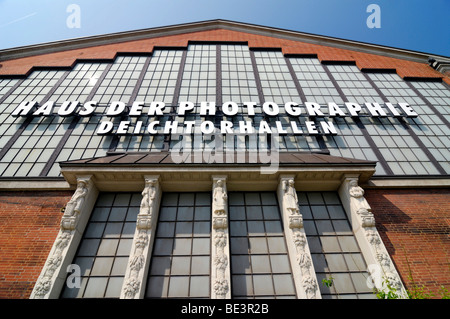 Museo Deichtorhallen con la Casa della fotografia ad Amburgo in Germania, Europa Foto Stock