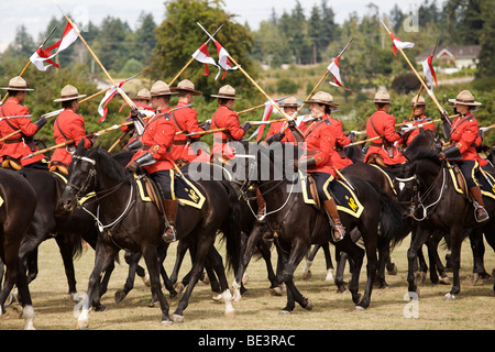 RCMP Officer presso l'RCMP Musical Ride mostrano in Saanich BC Foto Stock
