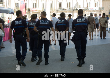 Un gruppo della Polizia Municipale di Montpellier, Languedoc-Roussillon, Francia meridionale Foto Stock