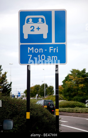 Un esperimento di car sharing in corsia di Castle Bromwich zona di Birmingham per il traffico in entrata verso il centro della città. Foto Stock