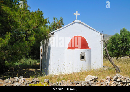 Cappella nei pressi del villaggio di Fourni, Creta orientale, Creta, Grecia, Europa Foto Stock