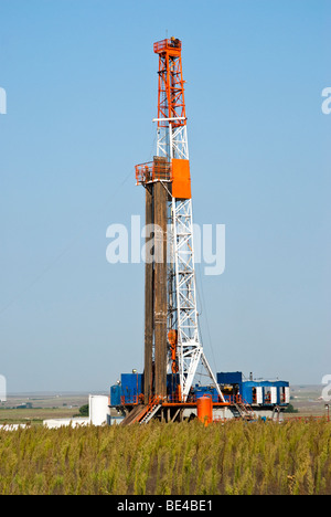 Un pozzo di petrolio piattaforma di perforazione in Texas Foto Stock