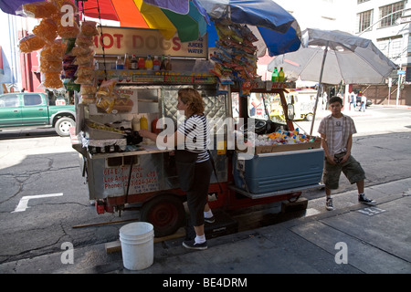 Venditore ambulante Vendita di Hot Dog a Los Angeles California Foto Stock