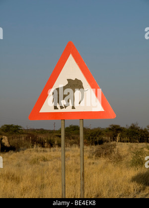 Cartello stradale, avviso di elefanti, Namibia, Africa Foto Stock