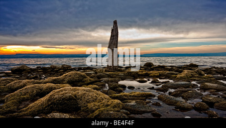 Scaduto pier sulle rive del lago di Ueberlingen, Bodenseekreis distretto, Baden-Wuerttemberg, Germania, Europa Foto Stock