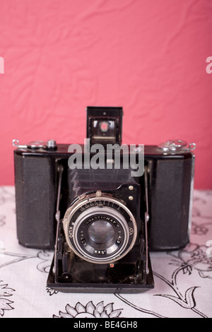 Vecchia fotocamera a pellicola. Foto Stock