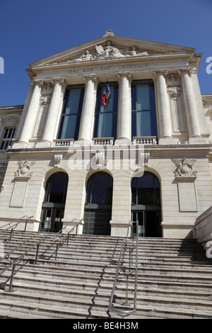 Facciata del palazzo di giustizia o tribunali place du Palais Nizza nel sud della Francia Foto Stock