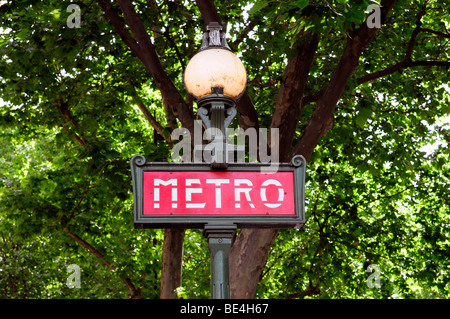 Segno per la metropolitana, alla metropolitana, Parigi, Francia, Europa Foto Stock