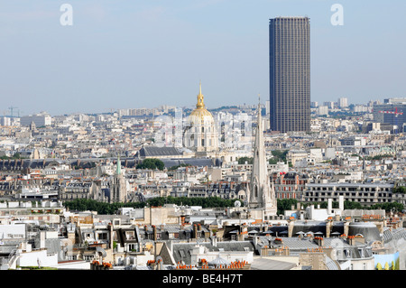 Vista panoramica dall'Arc de Triomphe, nel retro banco torre di Montparnasse, Parigi, Francia, Europa Foto Stock