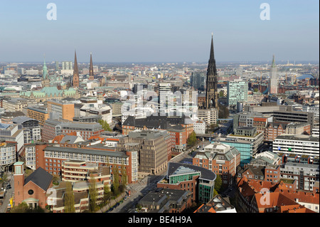 Fotografia aerea del centro della città di Amburgo, St chiesa Nikolaikirche, città anseatica di Amburgo, Germania, Europa Foto Stock