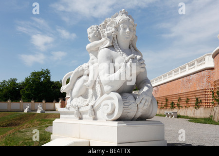 Sphinx, barocco terrazza giardino, Schloss Hof il castello di Schlosshof, Marchfeld, Austria Inferiore, Austria, Europa Foto Stock