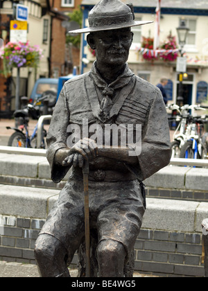 Statua di Lord Baden Powell sulla banchina a Poole, Dorset. Foto Stock