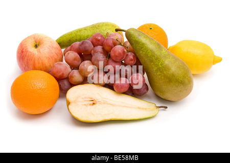 Combinazione di frutti su sfondo bianco Foto Stock