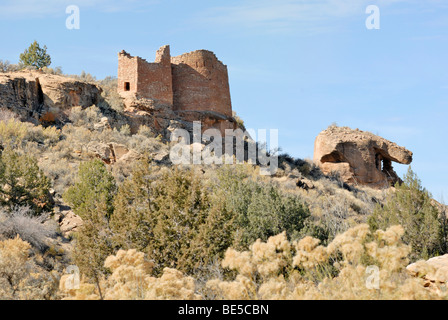 Resti di edifici storici del Puebloans ancestrale, Twin Towers e eroso Bolder Casa, attorno al 1200 D.C. poco rovina Cany Foto Stock