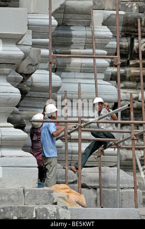 Wat Baphuon, rinnovato con assistenza francese, Angkor Wat, Siem Reap, Cambogia, Asia Foto Stock