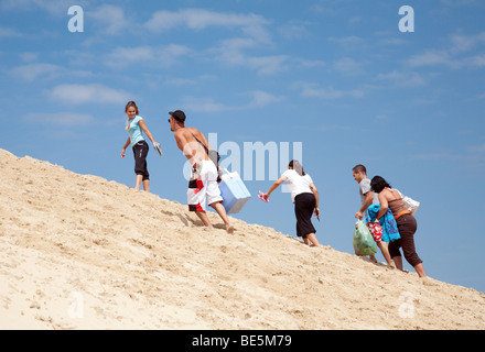 I turisti sulle Dune du Pilat, Aquitaine Francia Foto Stock