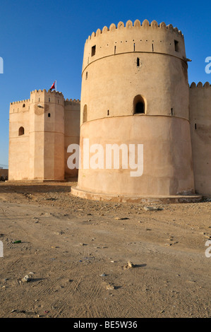 Adobe storica fortificazione Barka Fort o castello, Batinah regione, il sultanato di Oman, Arabia, Medio Oriente Foto Stock