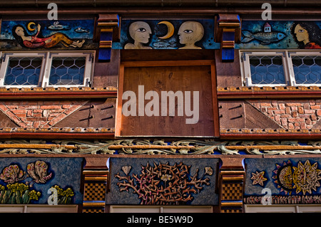 Dettaglio della parte anteriore del Knochenhaueramtshaus macelleria guild casa sulla piazza del mercato, Hildesheim, Bassa Sassonia, Germania, Foto Stock