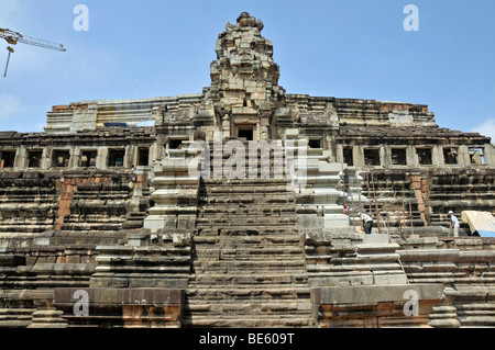 Wat Baphuon, rinnovato con assistenza francese, Angkor Wat, Siem Reap, Cambogia, Asia Foto Stock