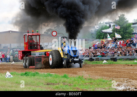 Super Fiat Agri, Franz Peter Schaefer, 17 maggio 2009 Seifertshofen 2a correre per il campionato tedesco, trattore tirando, Battaglia di Foto Stock