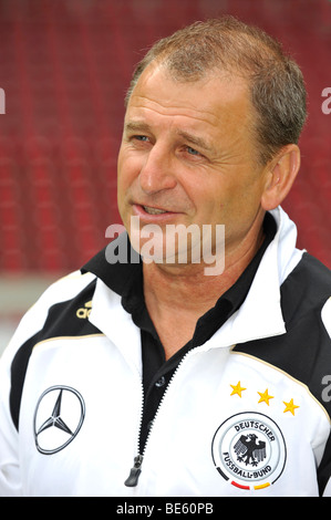 Ulrich Pfister, allenatore nazionale di ciechi e ipovedenti di calcio, Mercedes-Benz Arena, Stoccarda, Baden-Wuerttem Foto Stock