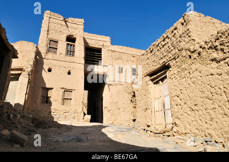 Storica città di adobe Al Hamra, Regione Dakhliyah, Sultanato di Oman, Arabia, Medio Oriente Foto Stock