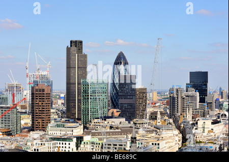 Vista sulla città di Londra, gru edili, England, Regno Unito, Europa Foto Stock