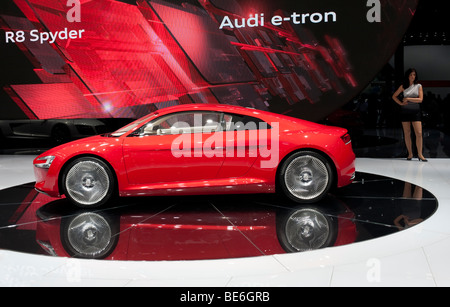Audi R8 Spyder e -Tron con motore elettrico supercar energia fornita da batterie al litio al Salone di Francoforte 2009 Foto Stock