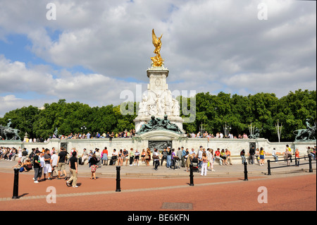 Il memoriale della Victoria a Buckingham Palace, London, England, Regno Unito, Europa Foto Stock