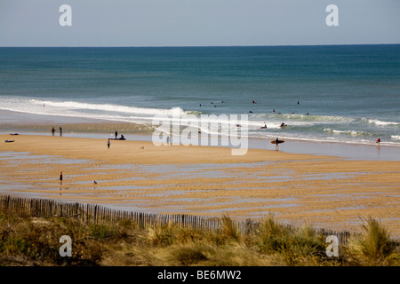 La tranquilla spiaggia di Lacanau Ocean sull'Atlantico costa sud-ovest della Francia nella regione di Bordeaux. Foto Stock