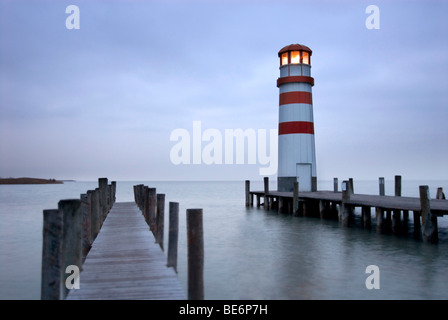 Faro di Podersdorf am See, il lago di Neusiedl, Neusiedlersee, Burgenland, Austria, Europa Foto Stock