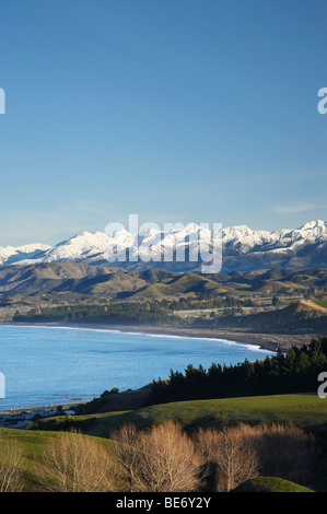 Terreni agricoli, South Bay e di Kaikoura Seaward gamma, Kaikoura, Isola del Sud, Nuova Zelanda Foto Stock