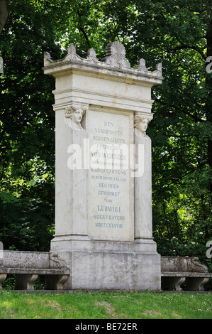 Targa commemorativa per Ludwig I, Giardino Inglese a Monaco di Baviera, Baviera, Baviera, Germania, Europa Foto Stock