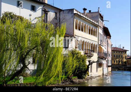 Città Vecchia al di sopra del fiume Livenza, Sacile, Friuli Venezia Giulia, Italia, Europa Foto Stock