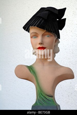 La testa di una femmina di American manichino circa 1920, Art Deco, con cappello Foto Stock